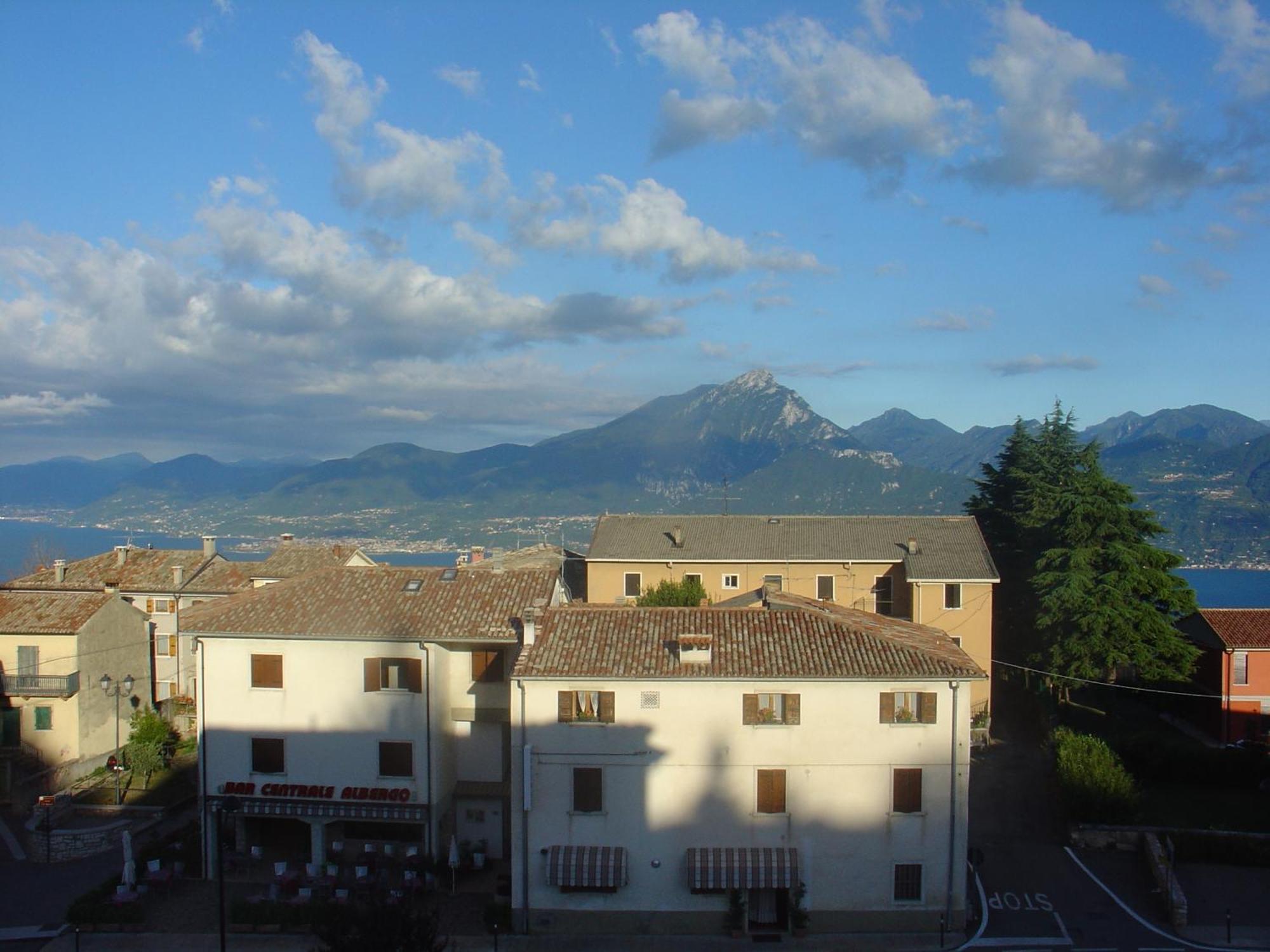 Albergo Centrale San Zeno di Montagna Exterior photo